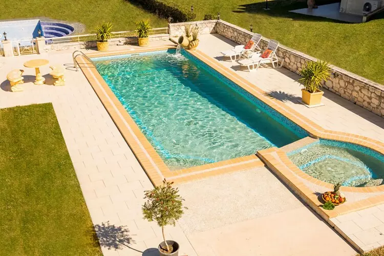 Chalkidiki - Charmante villa avec piscine et vue sur la mer à Afitos